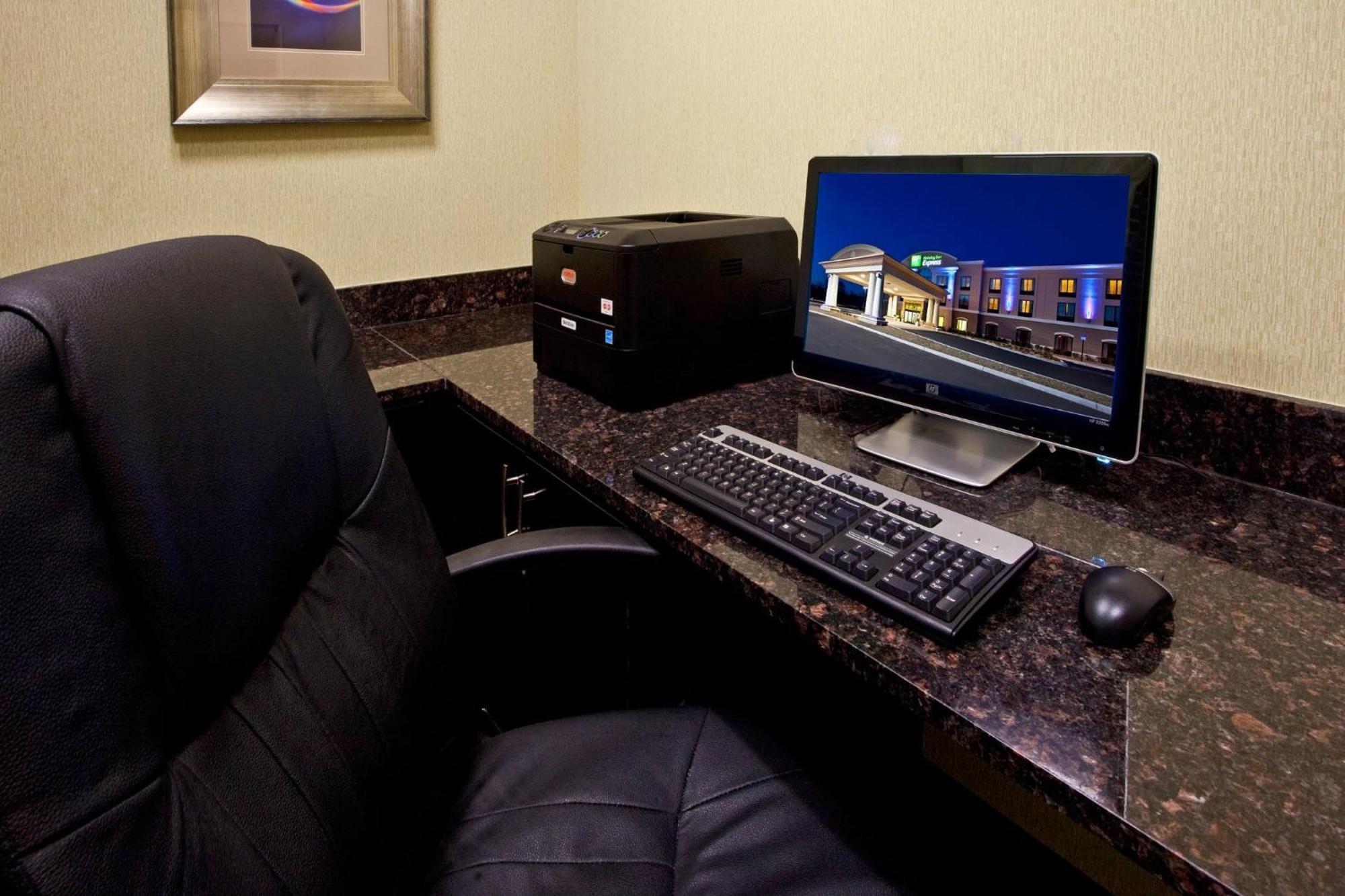 Holiday Inn Express & Suites Perry By Ihg Exterior photo